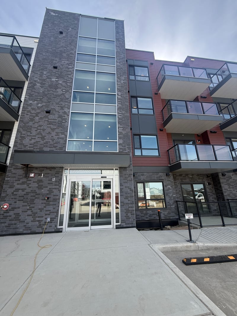 Beautiful 2 bedroom Condo for lease